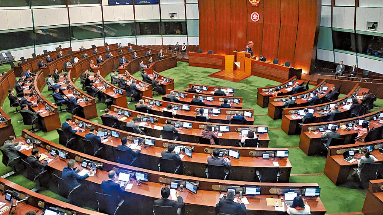 2025年議員數目應減至50席