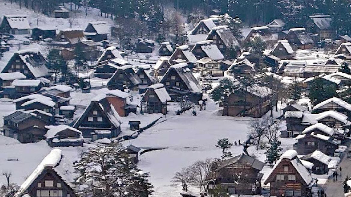 疫後春節遊客如鯽 白川鄉亂象叢生 居民不堪滋擾