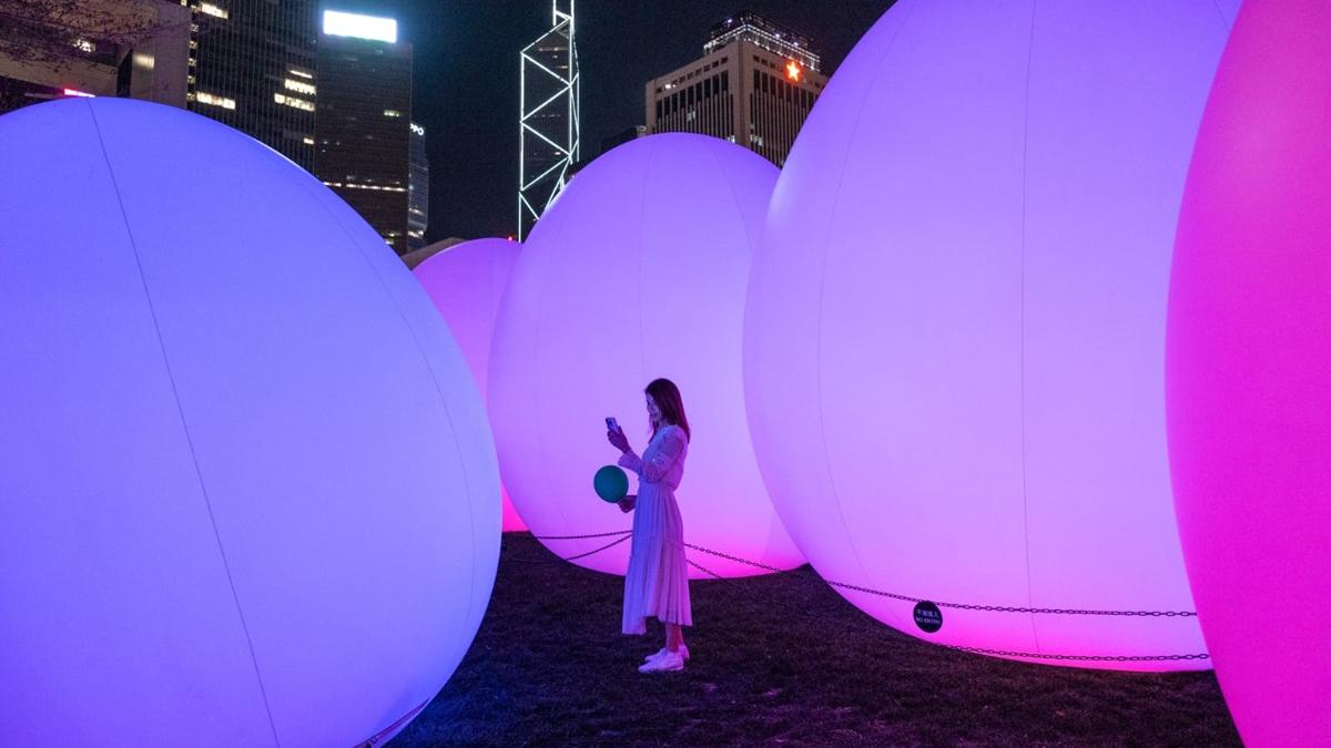 200隻ovoid(發光蛋)每晚6時半至11時會亮燈。(陳奕釗攝)