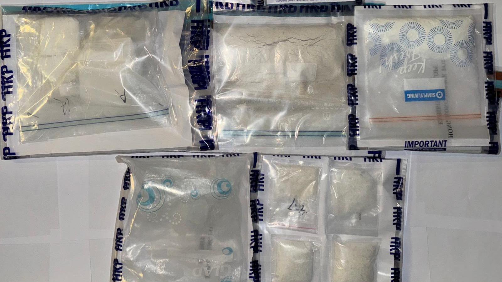 警方在行動中檢獲市值100萬元毒品。