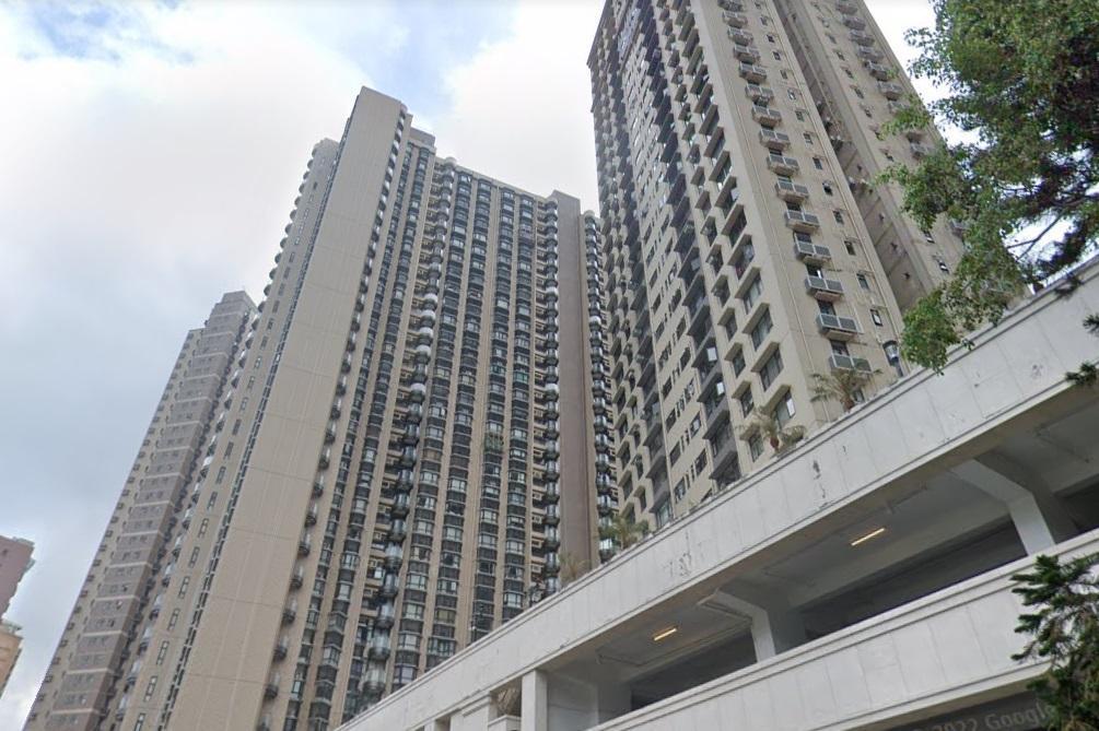 撤辣後，跑馬地區暫錄3宗二手買賣成交，當中包括樂活道樂翠台一伙馬場景套三房戶，作價2,240萬元。