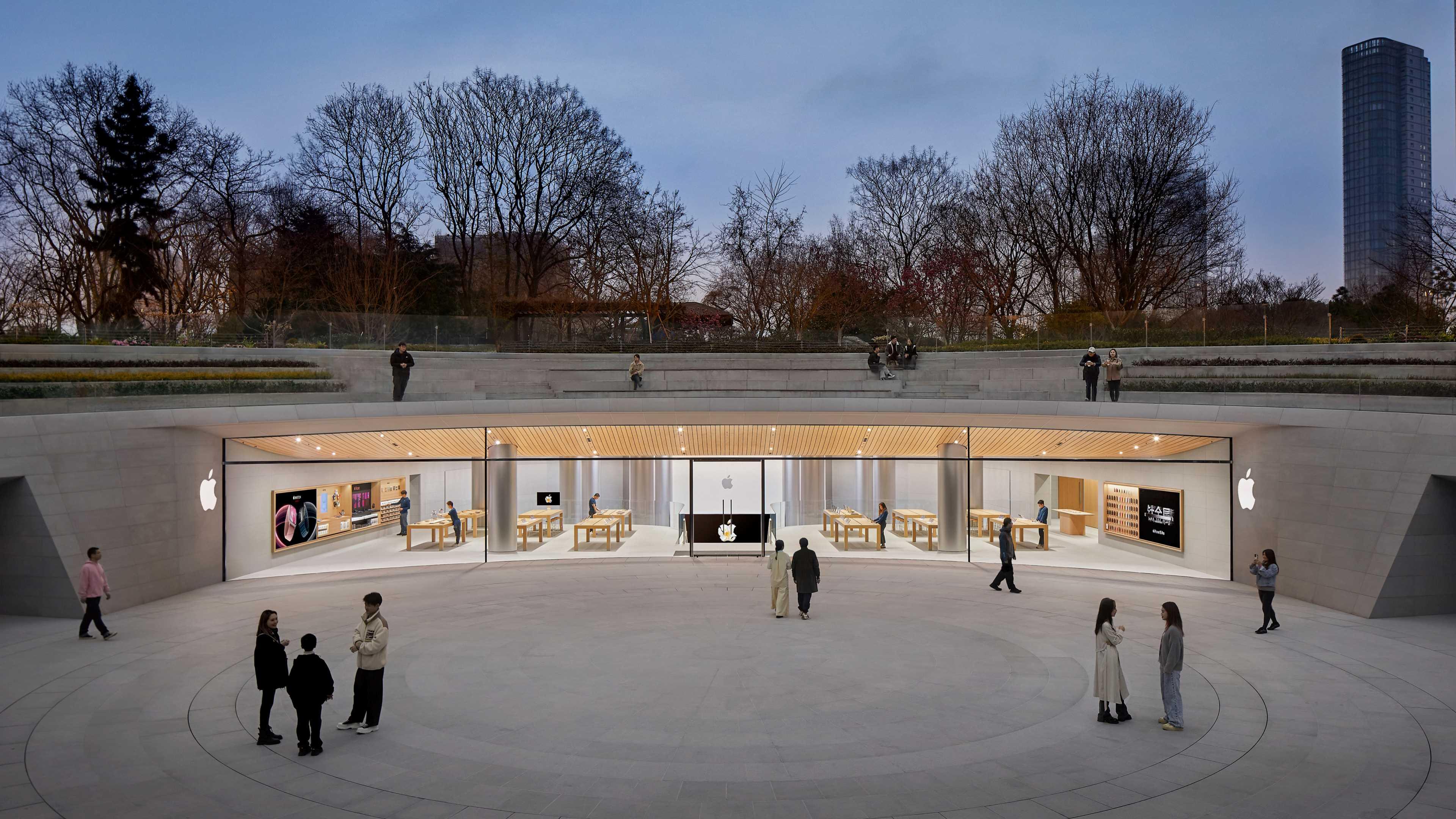 上海靜安第八間Apple Store開幕　Tim Cook現身最美店舖