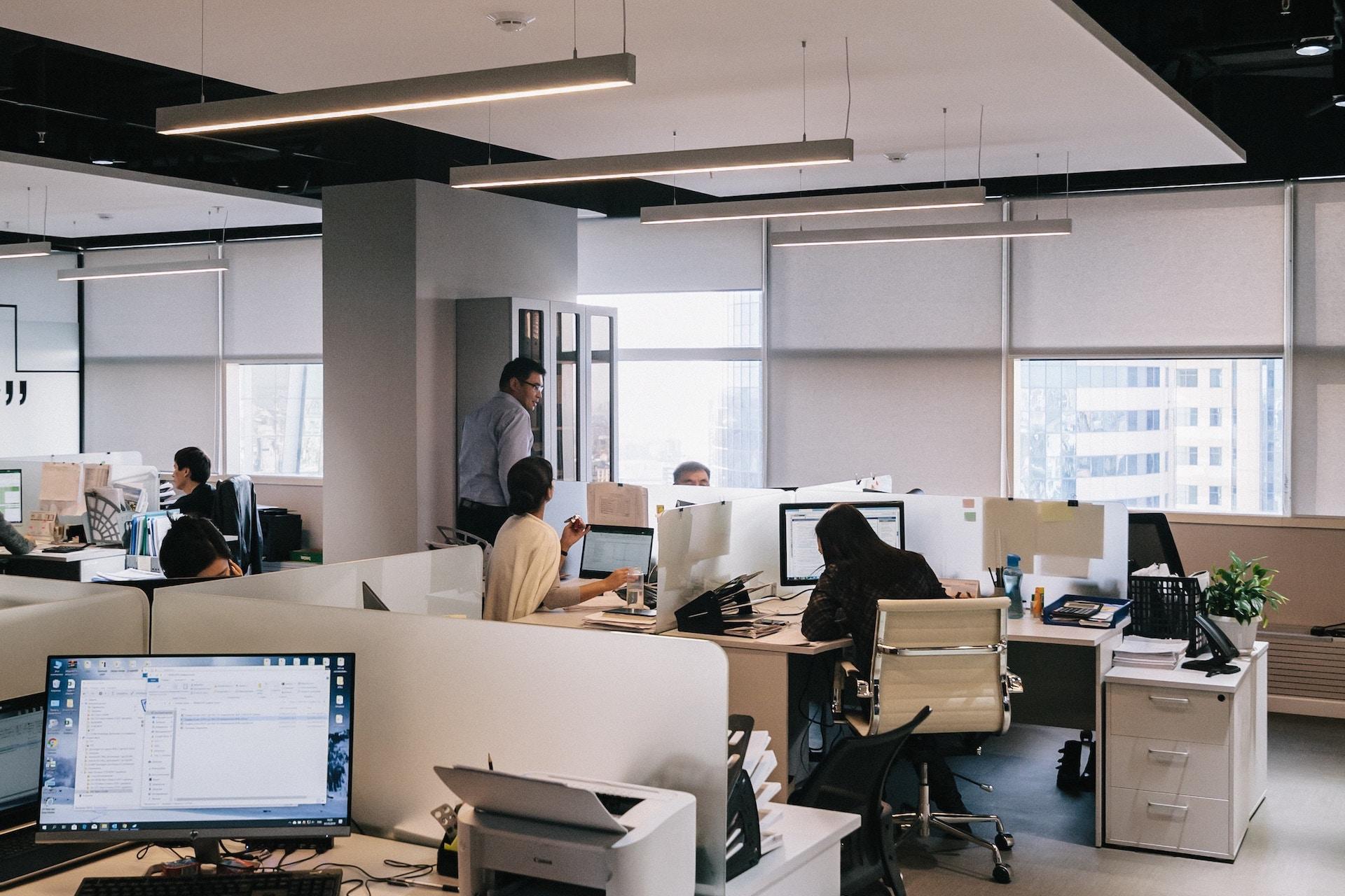 薪酬調查2024｜打工仔月入中位數29715元　六成受訪者「有人工加」