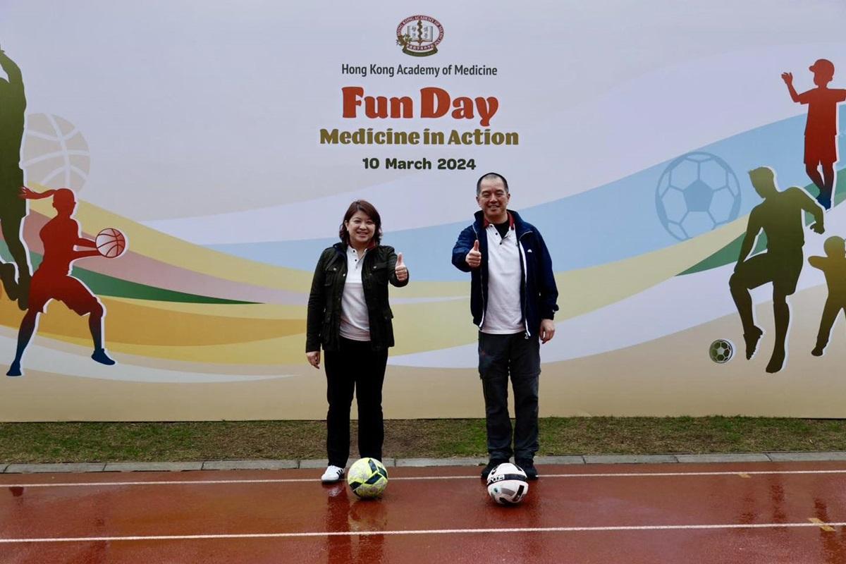 李夏茵(左)同梁嘉傑(右)一齊畀個Like。(醫衞局FB)