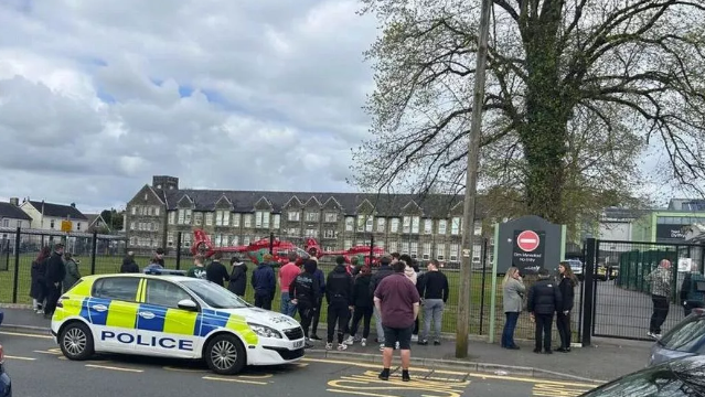 英校驚爆斬人案3傷 涉兩女學生 校園封閉家長擔憂