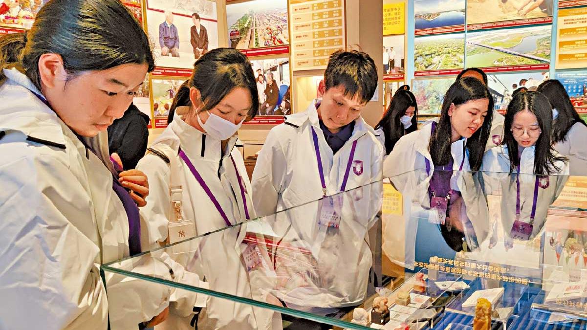 首屆國家安全教育參訪團勝讀萬卷書 學生加深對祖國認識 增國民身份歸屬感