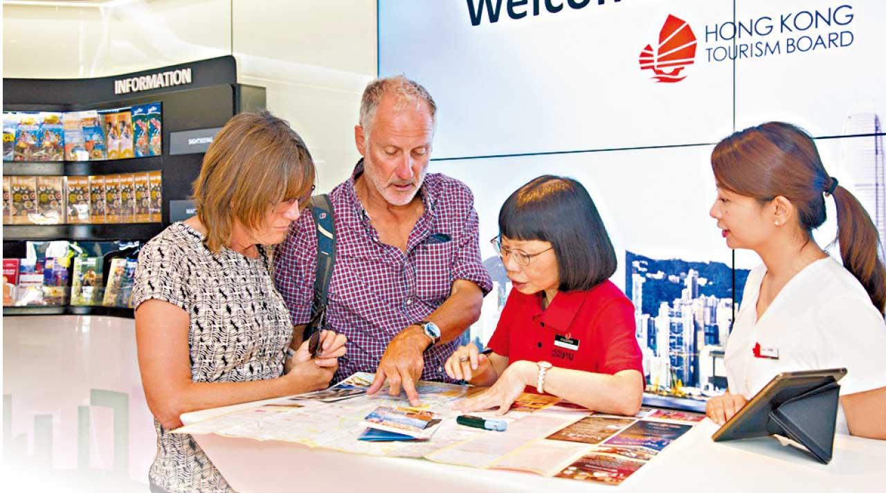 旅發局「旅遊義工」今起接受報名  12年資深義工難忘助移英老人回港尋根