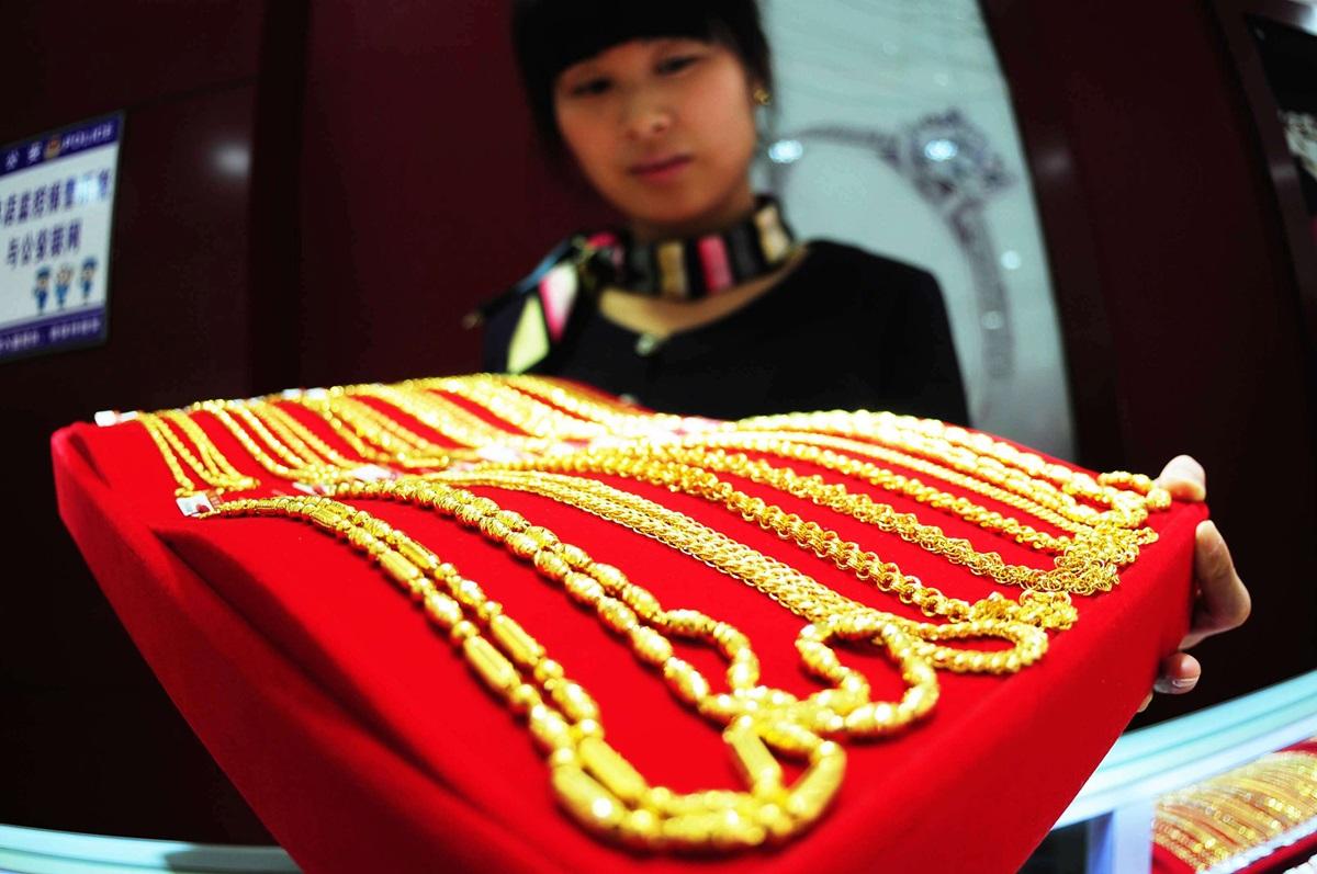 商品價格｜黃金每安士升越2286美元再破頂 分析料上試呢個位