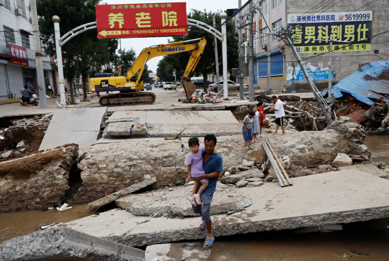 外電引述華南師範大學一項在期刊《科學》發表的研究發現，中國近一半主要城市正面臨「中等至嚴重」程度的沉降下陷，數百萬人面臨洪水威脅，為中國帶來每年超過75億元人民幣損失。(路透社)