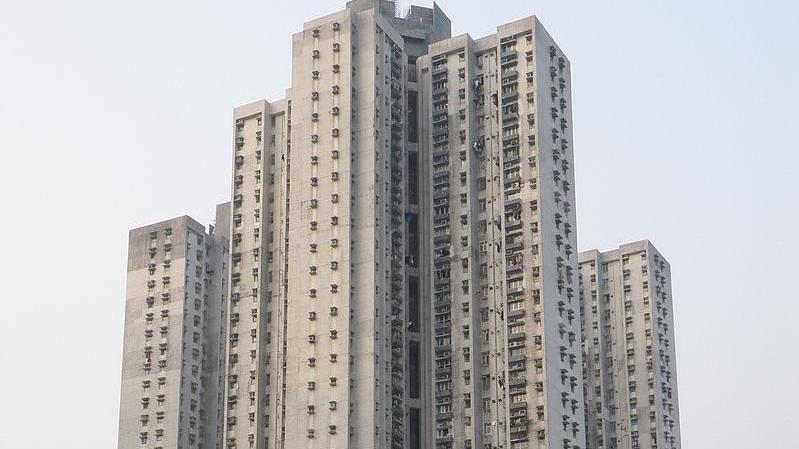 外區白居二買家以283萬元承接將軍澳居屋景明苑中層兩房，呎價5,100元水平。(資料圖片)