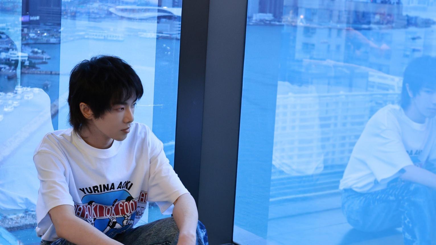 華晨宇實體專輯銷售量破15萬張 來港為一連三天中環戶外個唱作準備