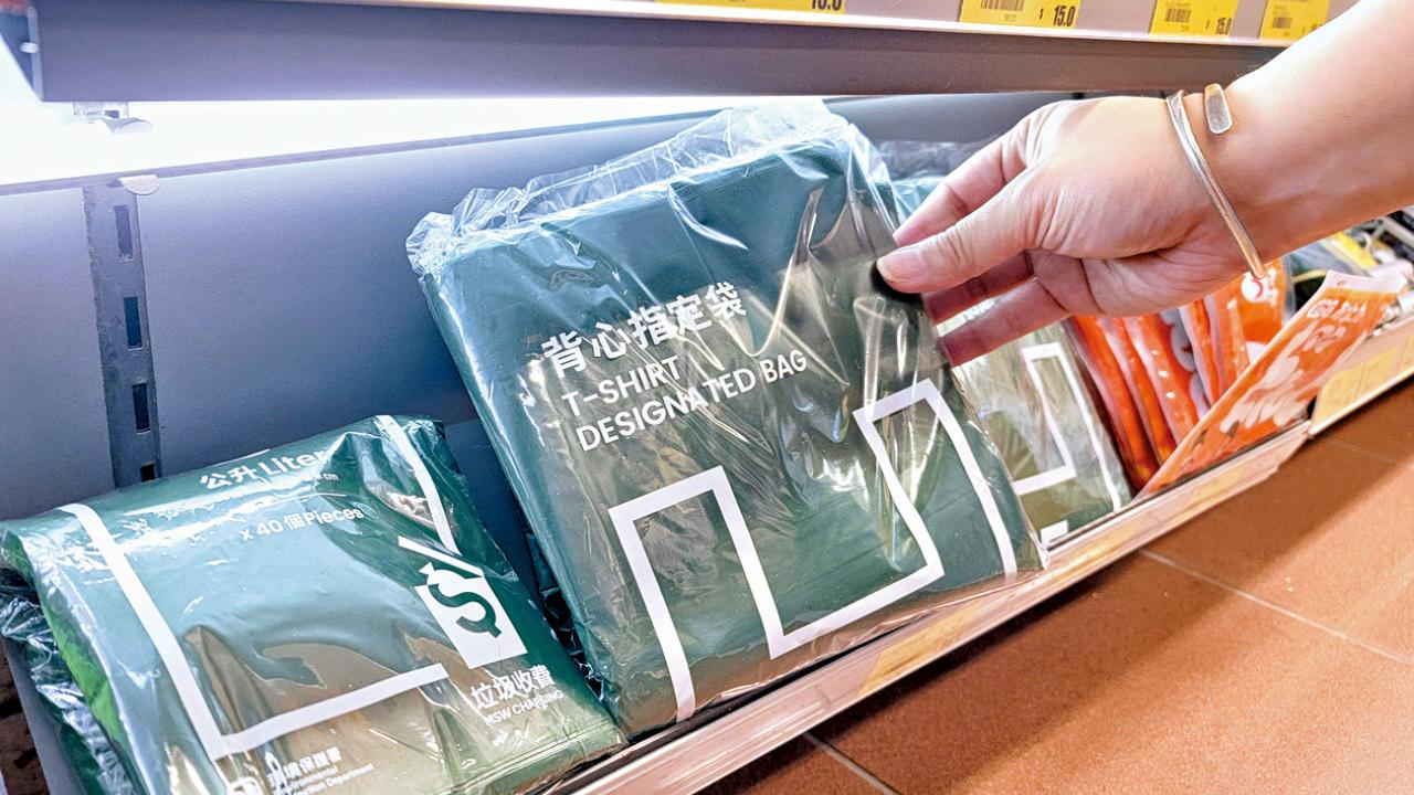 倉存1.7億個指定袋 半年免費派公屋戶 謝展寰︰加強教育 非散貨