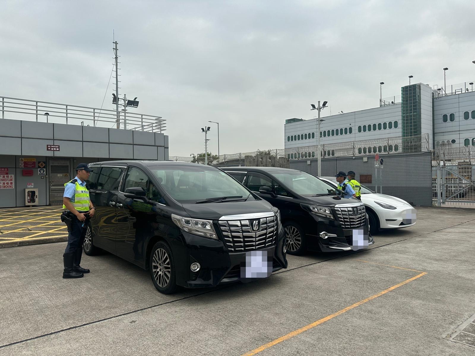 警勞動節前後遏黑的白牌車