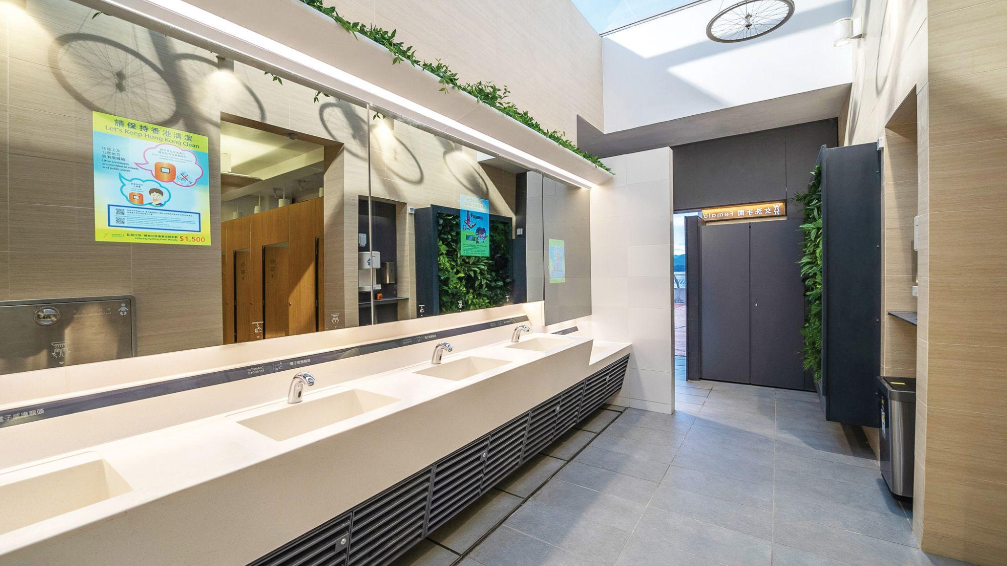 白石角公廁獲「2023香港最佳公廁選舉金獎」。