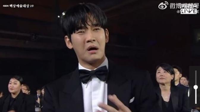 百想藝術大賞2024｜金秀賢搞笑重現《淚之女王》喪哭演技