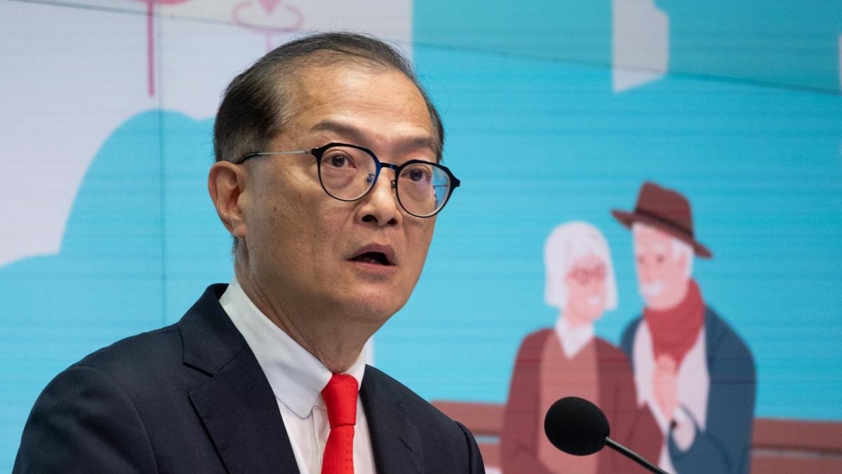 盧寵茂強烈呼籲議員和業界支持擬議的實習安排。(資料圖片／陳奕釗攝)