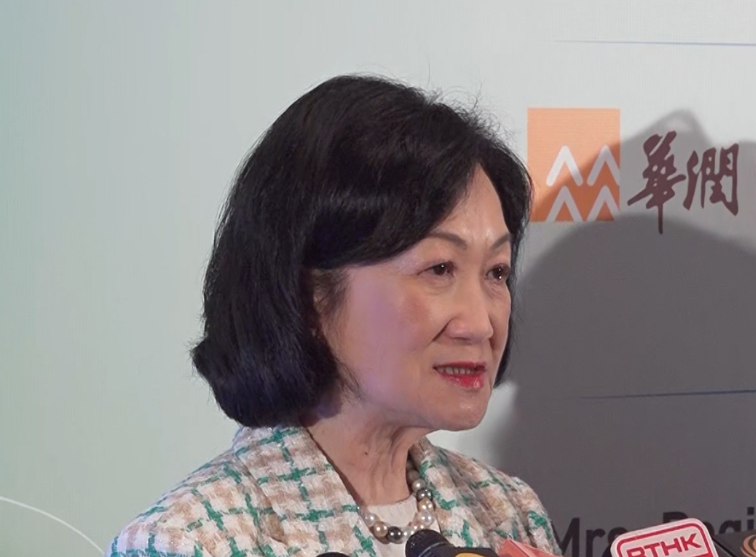 行政會議召集人、保安局前局長葉劉淑儀今日(14日)於一項活動回應記者時表示，對事件感到震驚(港台圖片)