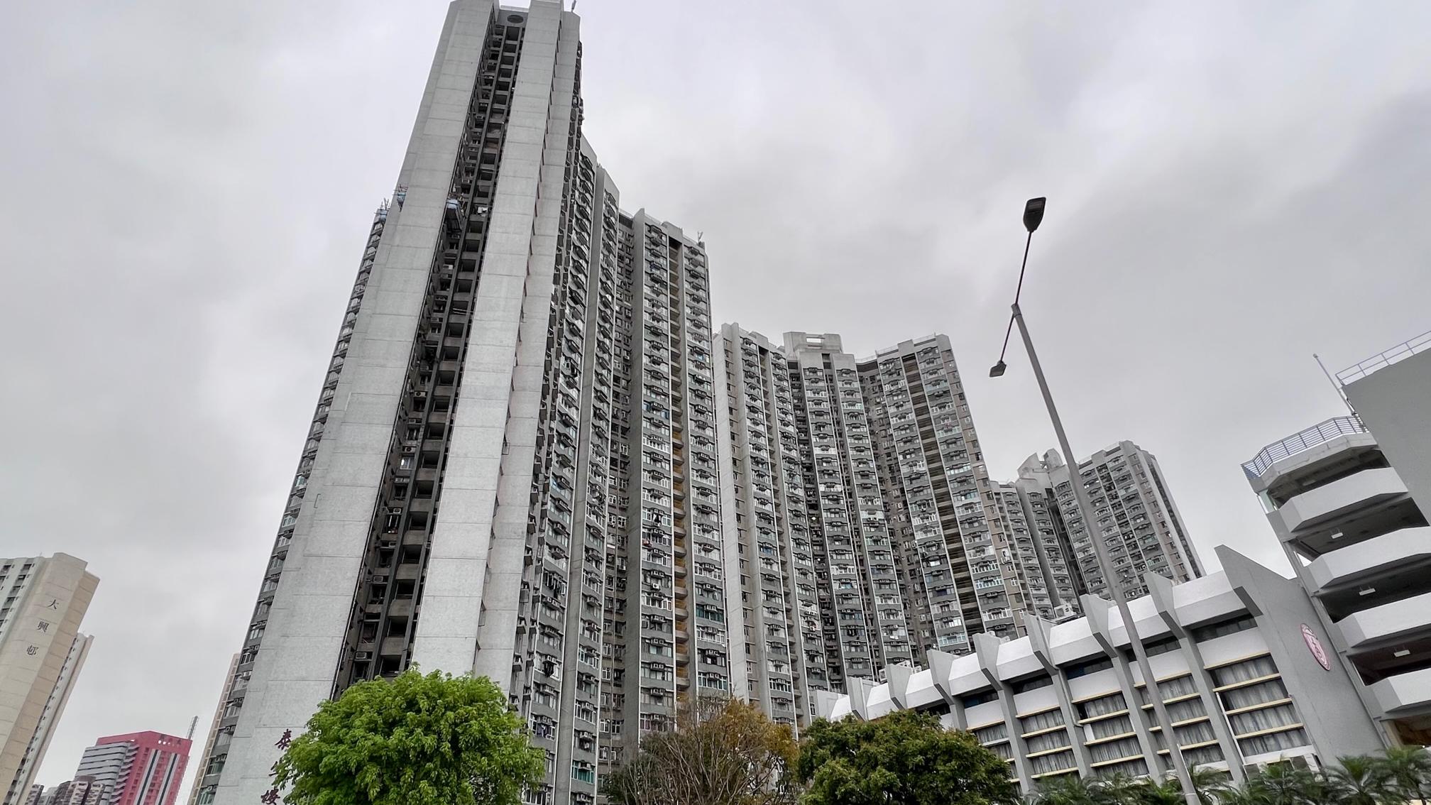 屯門公屋建生邨一伙未補地價的兩房單位，一手業主以270萬元沽出，持貨26年升值逾15倍。