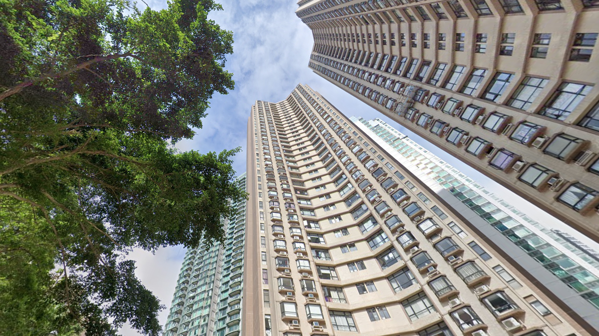 大坑半山龍華花園低層套三房連車位，以4萬元租出。