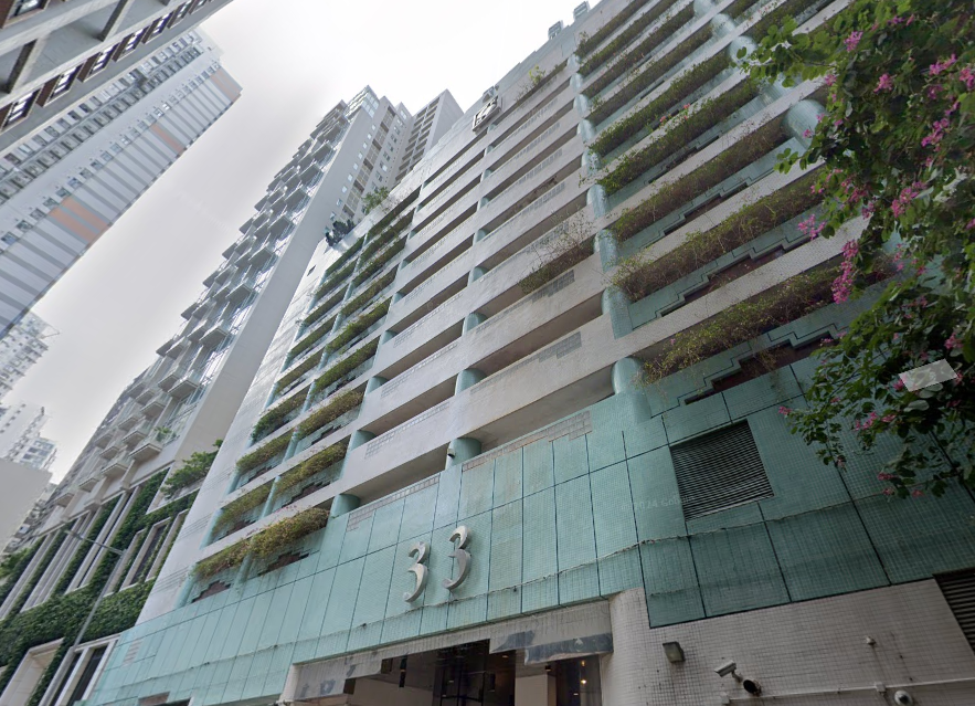 西半山承德山莊海景套三房戶，獲同區客睇中屬罕有連車位放租，以月租4萬元承接。