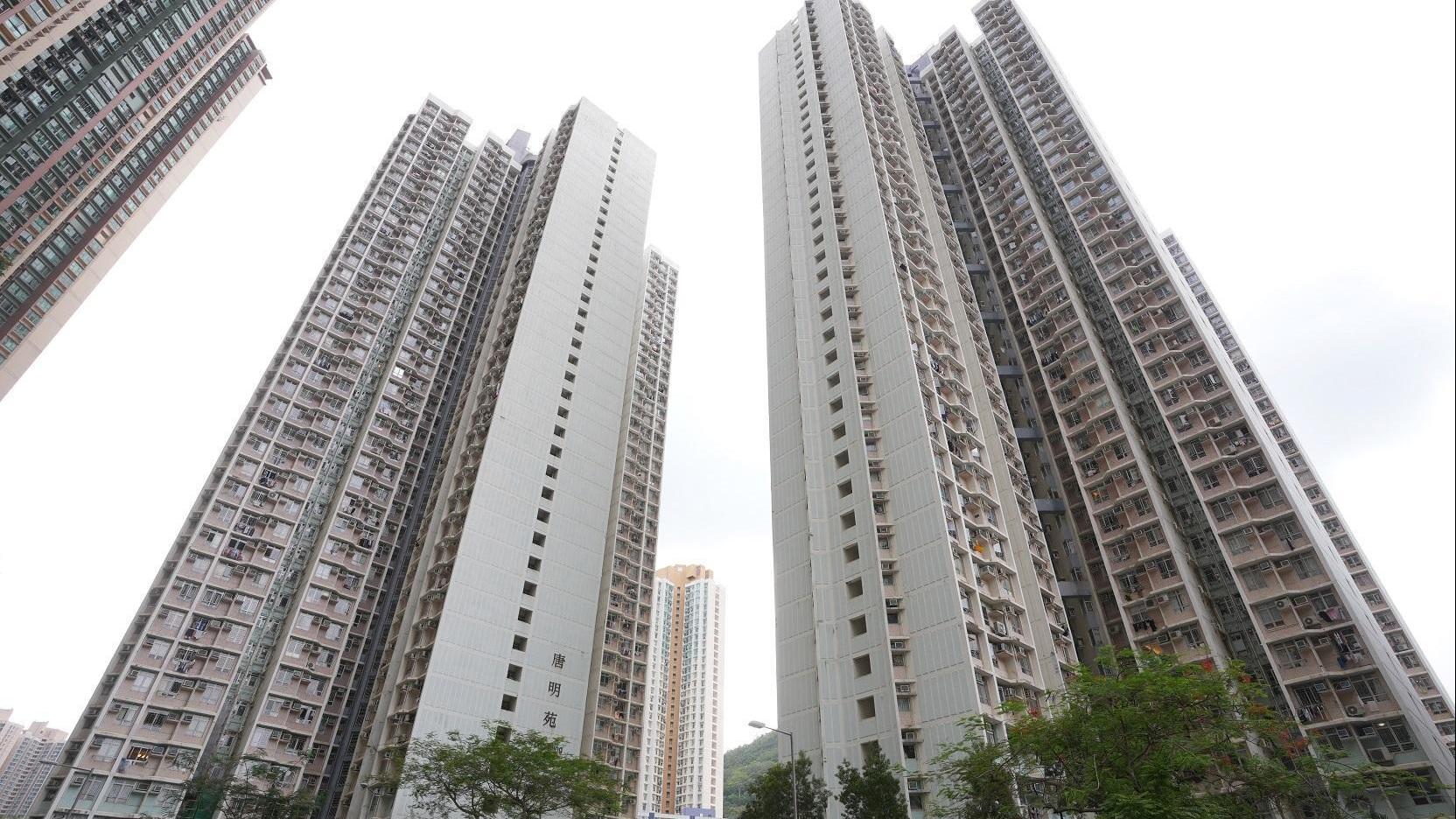 將軍澳居屋唐明苑大兩房，最新以綠表價415萬元沽出，呎價7,699元。