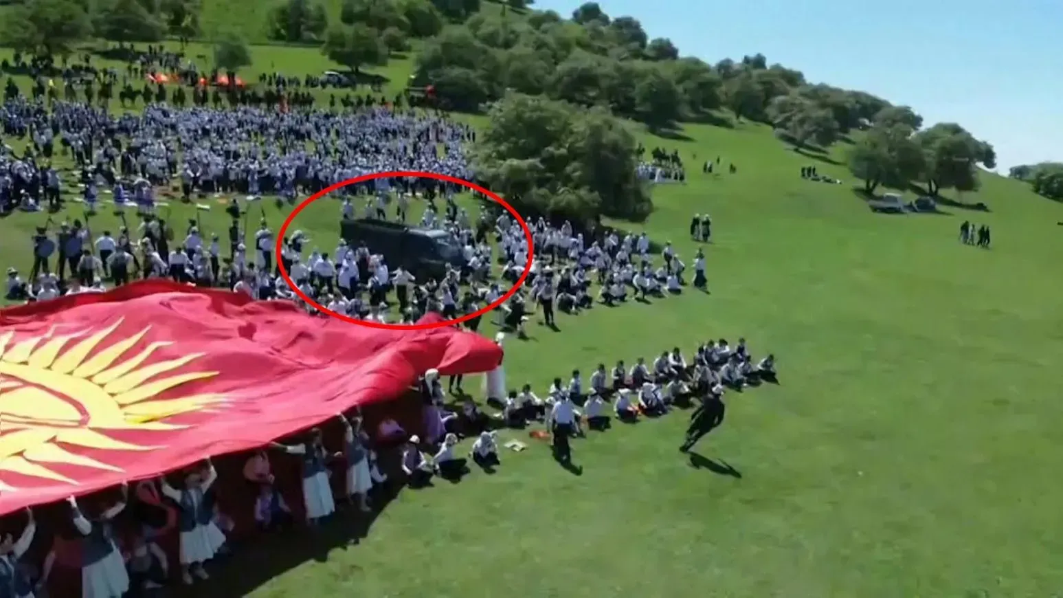 吉爾吉斯節日雪糕車溜前輾壓慶祝民眾　29童受傷3危殆