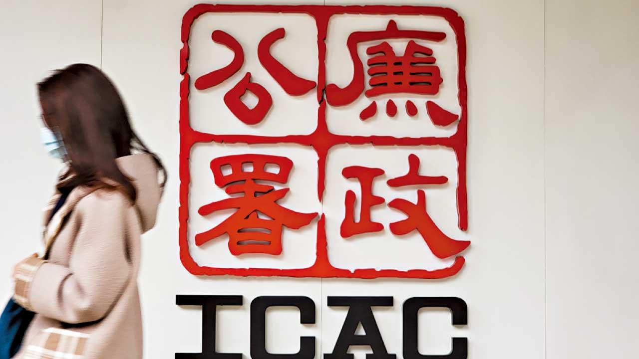 食環署5衛生督察涉將檢測食品樣本「落格」 寓所藏罐頭鮑松露醬