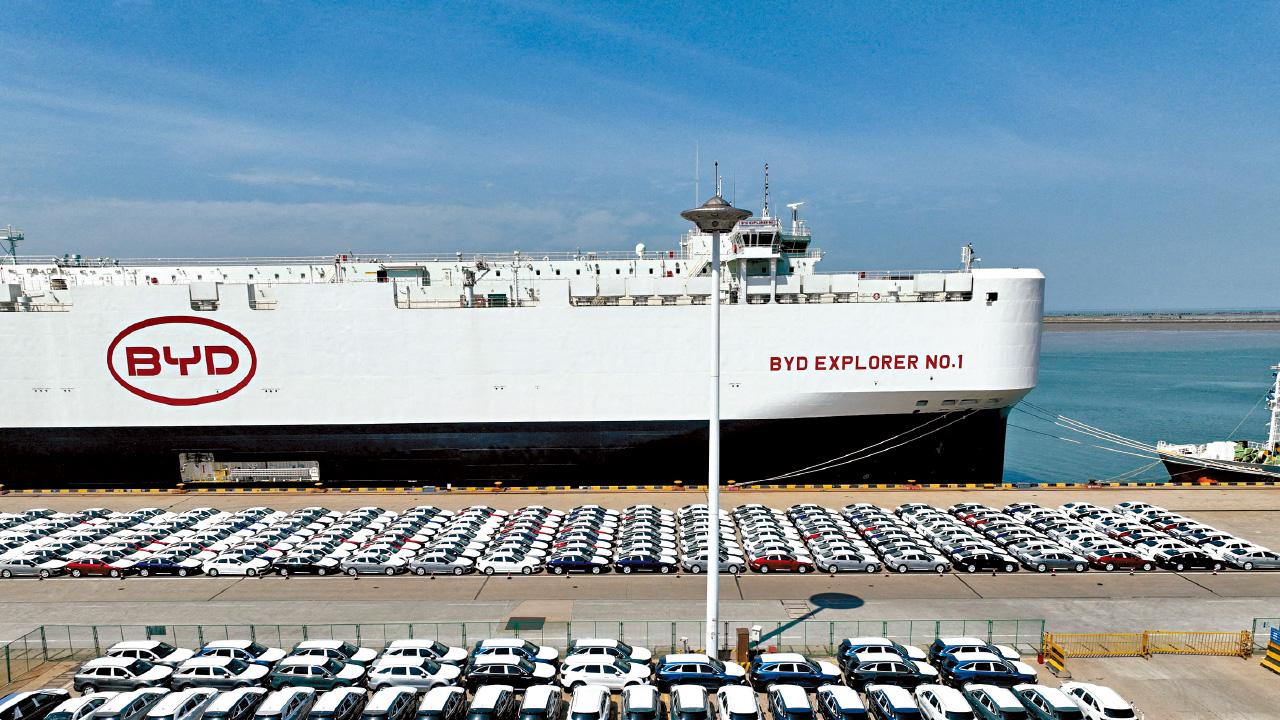 又再割愛｜股神又再減持比亞迪 大市萬八關悶等結算