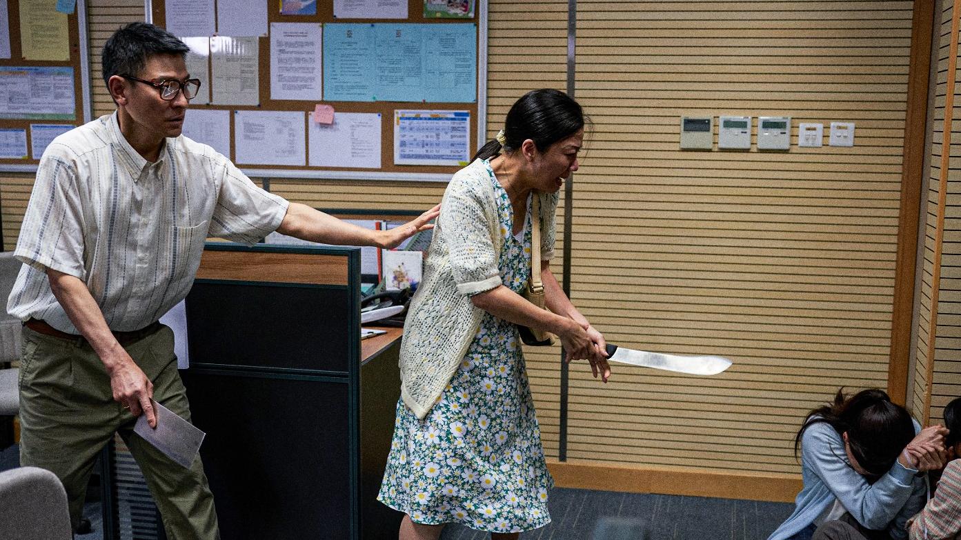 談判專家｜票房衝破1500萬 彭秀慧孖劉德華驚喜客串演精神病夫婦成熱話