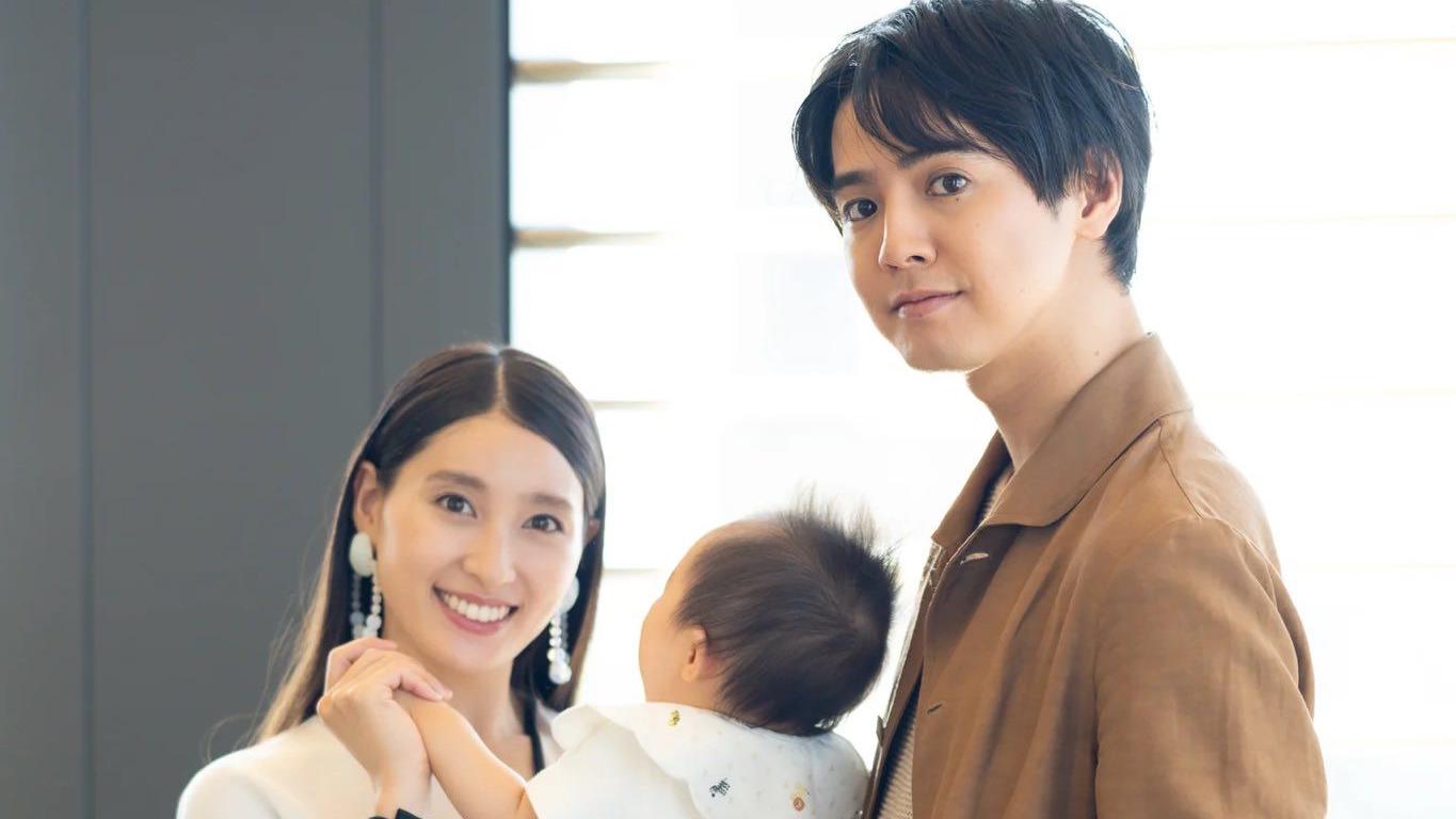 土屋太鳳與片寄涼太公開抱B照，畫面溫馨。