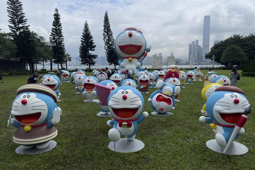 日本政府加強推動日本動畫及「和食」等相關產業增長。圖為全球最大型多啦A夢展覽《100%多啦A夢&FRIENDS》巡迴特展，7月13日起將在香港舉行。(美聯社)