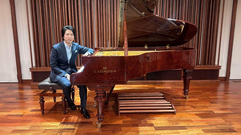 日本鋼琴家齊藤一也因為偷竊空姐圍裙被捕。(網上圖片)