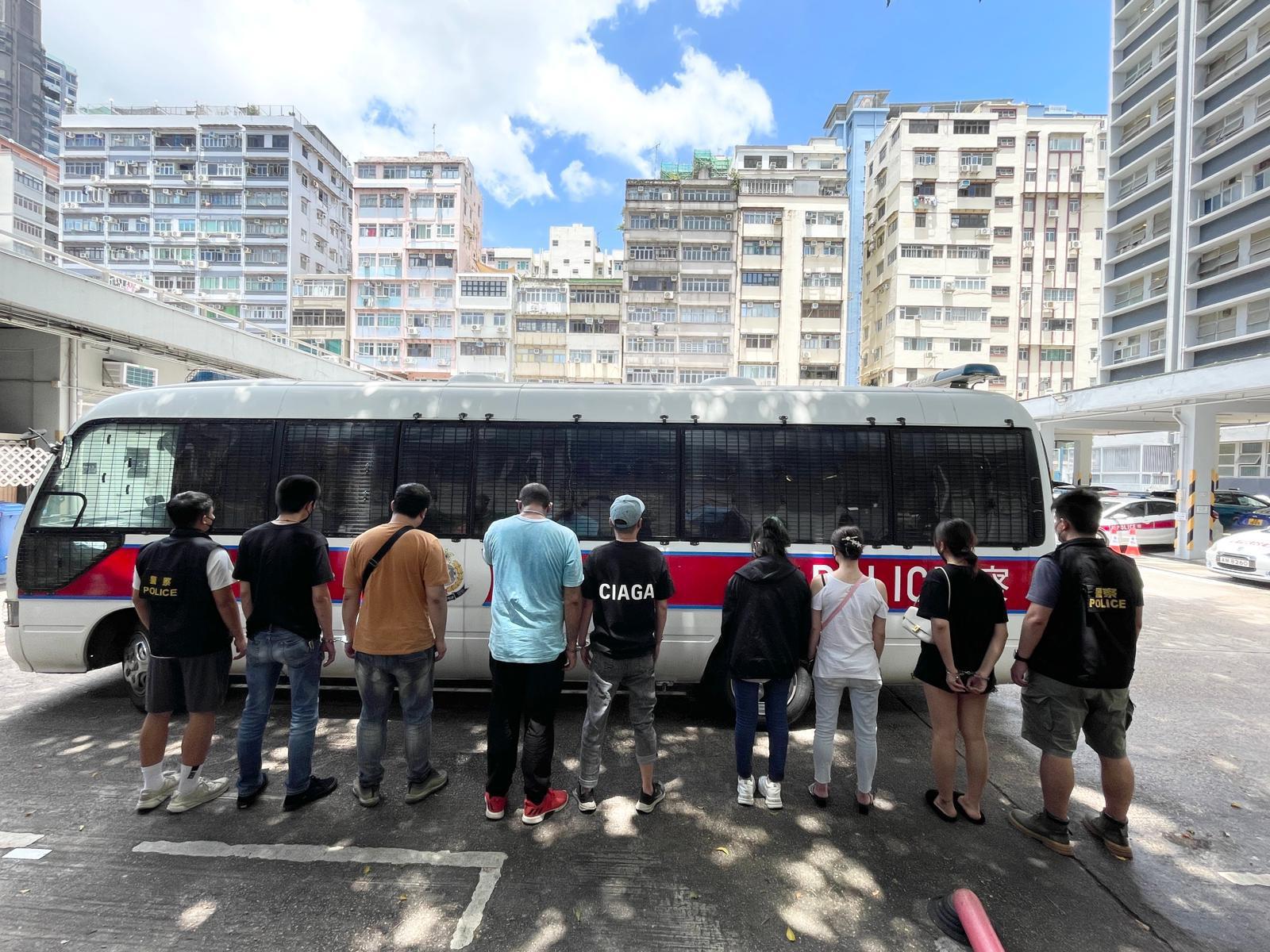 警方旺角搗兩賭檔檢獲釣魚機等。(警方提供)