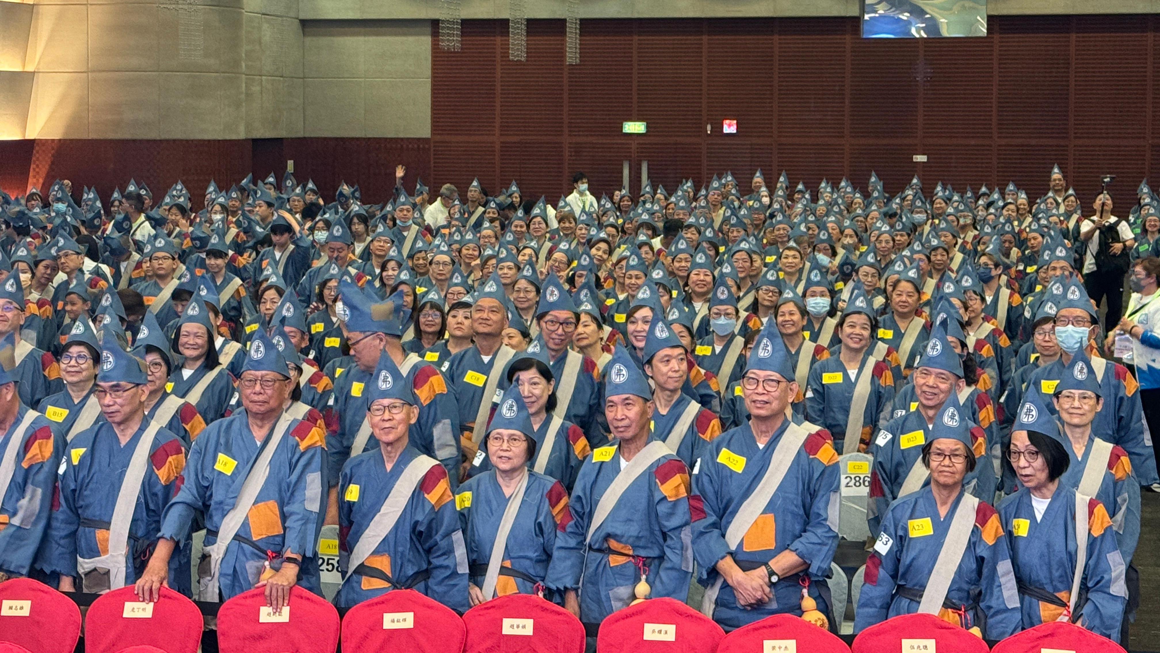 樂頌世界和平大典今舉行 730人同穿濟公服破健力士紀錄 (大會提供)
