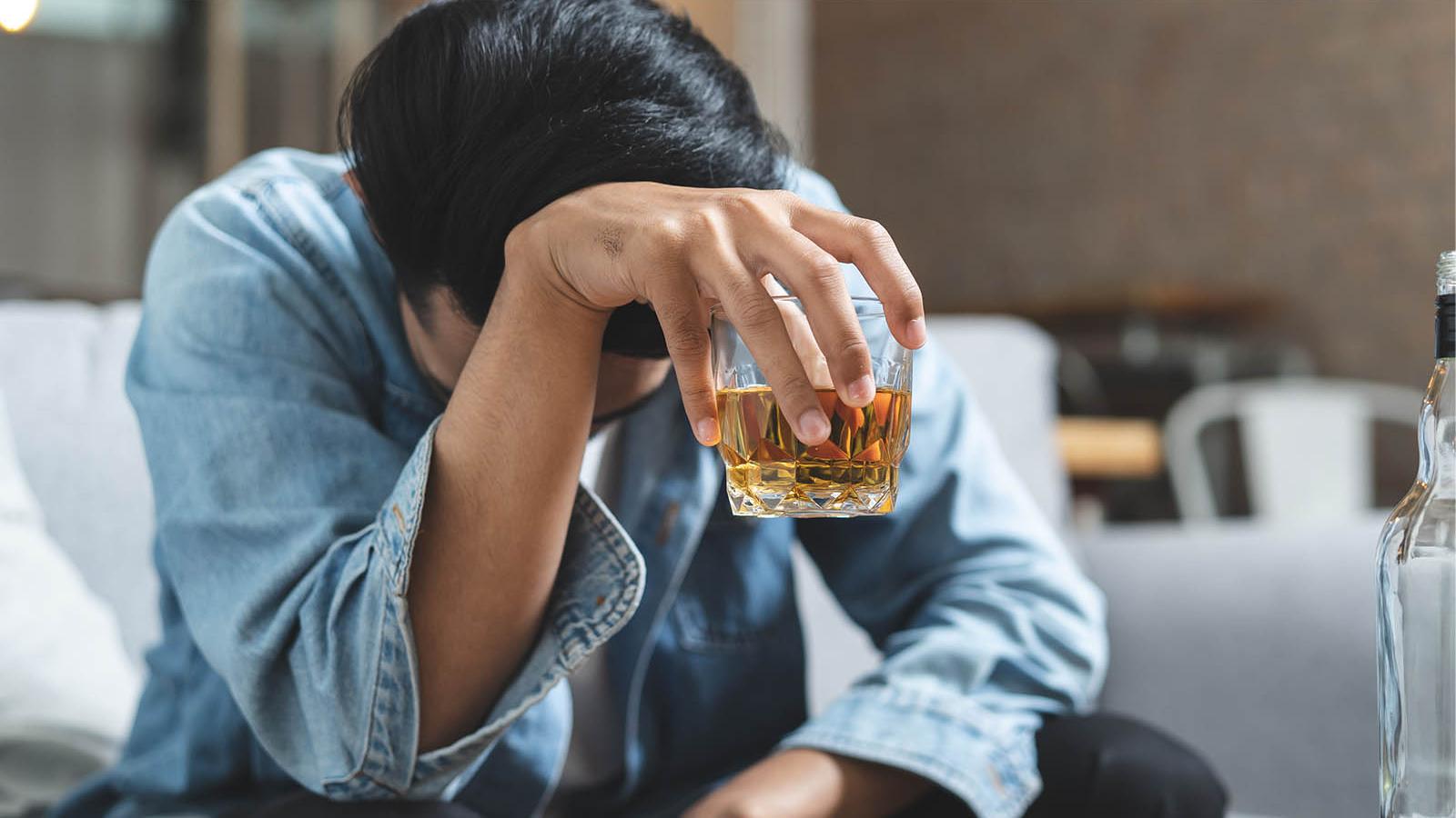 解酒後不適｜六種食物有效緩解反胃、不舒服症狀