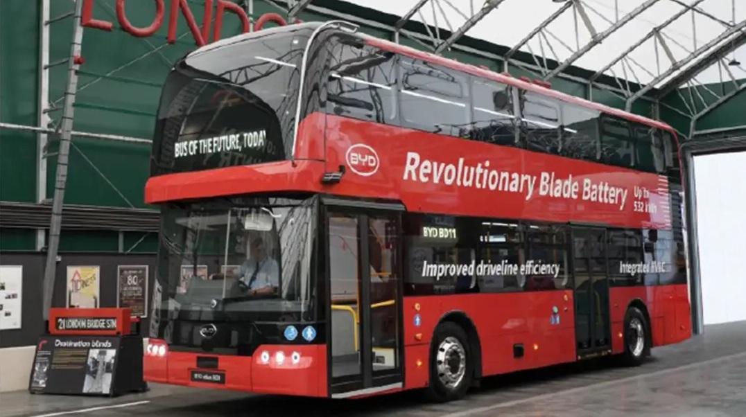由中國生產的倫敦雙層電動巴士BD11。(互聯網)