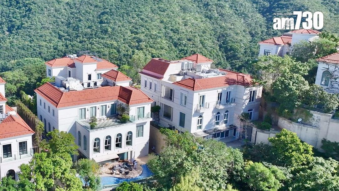 原由許家印持有的山頂布力徑10號B屋大宅，消息指物業最新以4.48億元售出，成交價較一年前物業估值低約一半。(資料圖片)