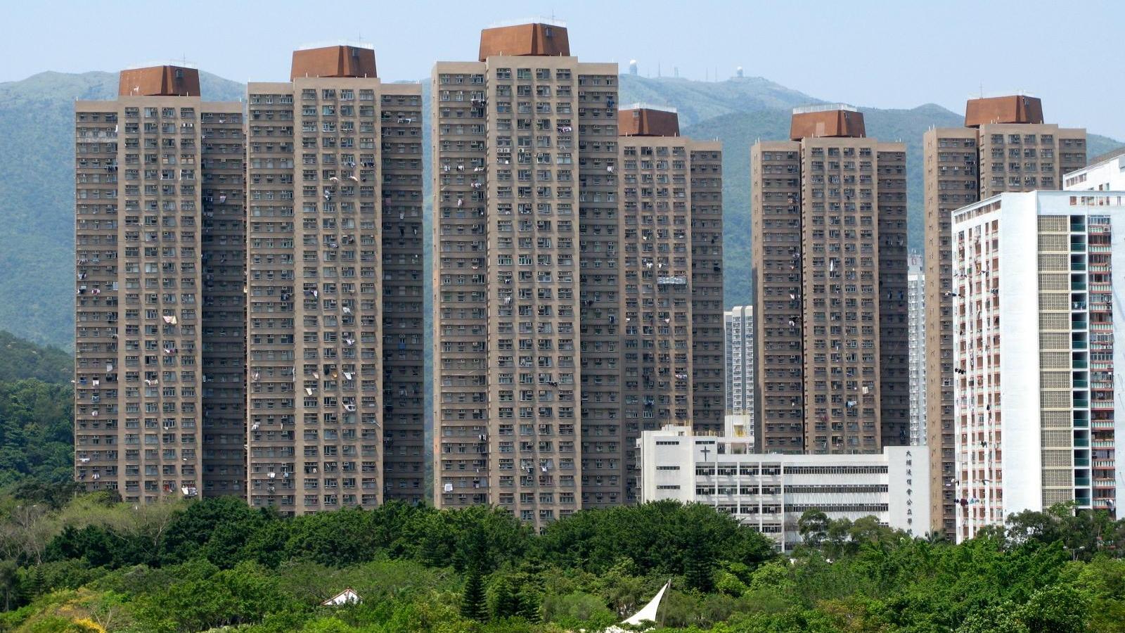 大埔居屋宏福苑最新錄蝕讓成交個案，中層兩房戶以自由市場價355萬元沽出。