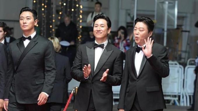 李善均遺作《末日廝殺橋》下月上映 去年出席康城影展獲妻兒撐場