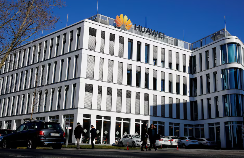 德國宣布因國家安全考慮，與當地電訊業者達成協議，最遲2029年底前移除國內5G網絡的華為(圖)和中興通訊零件。（路透社資料圖片）