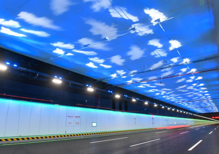 深中通道海底沉管隧道動態投影「天幕」(新華社)