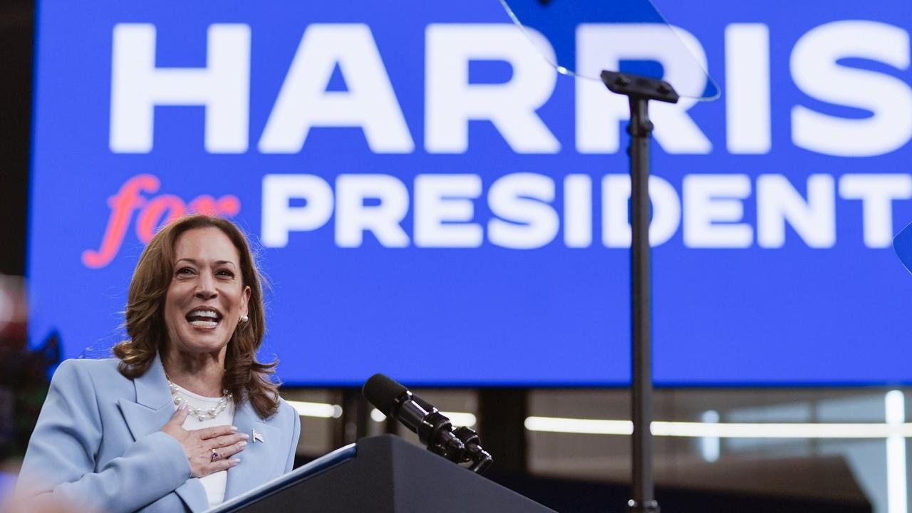 美國大選2024，據報賀錦麗最快下周一公布副手人選。(AP)