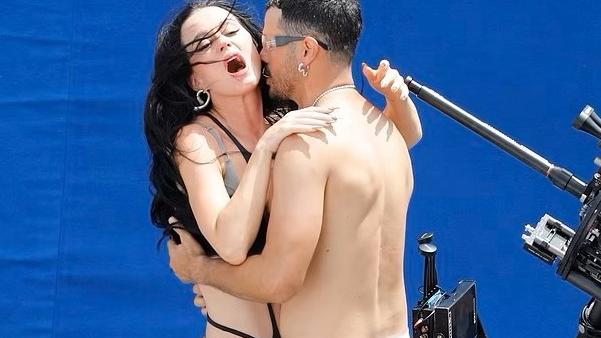 新歌未引迴響 Katy Perry再拍狂野MV博翻身