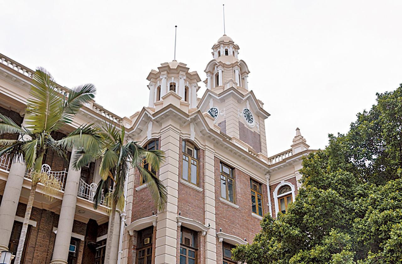 學院院長蔡洪濱料人數或多達100人。