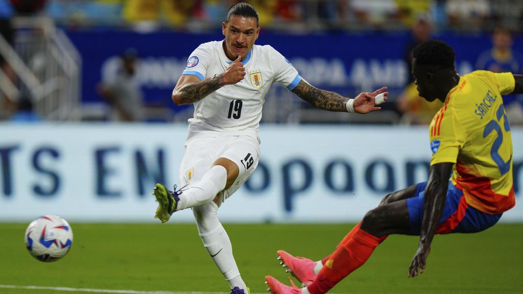 達雲紐尼斯賽後與對手球迷在看台衝突。(美聯社)