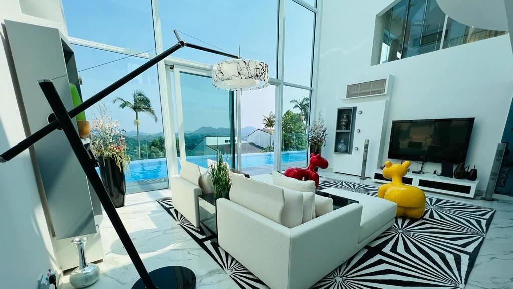 西貢早禾居單號屋內部裝修華麗時尚，樓底極高。(代理提供)