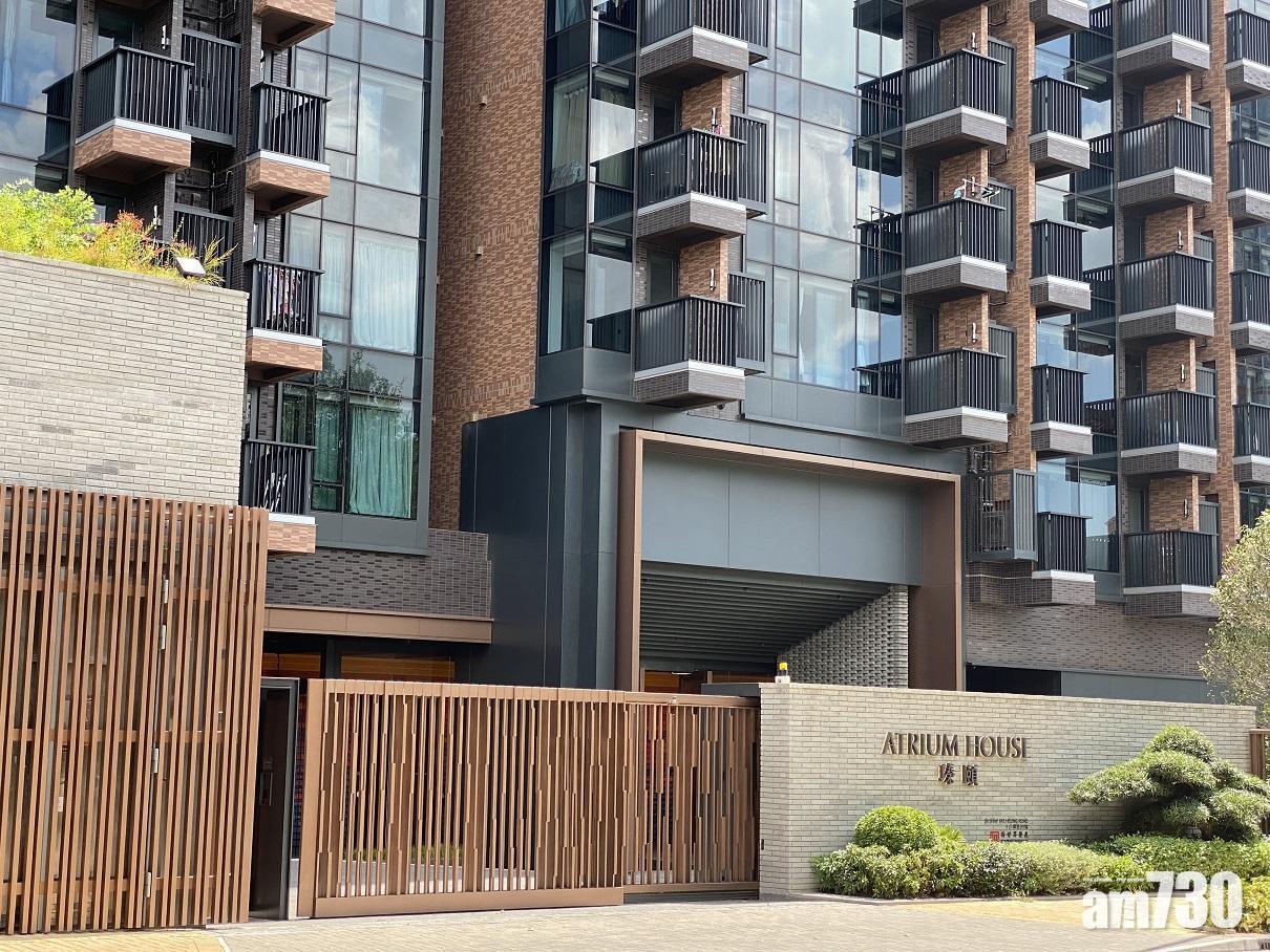 元朗單幢樓瑧頤一伙高層開放底戶，最新月租9,800元，呎租創屋苑新高。