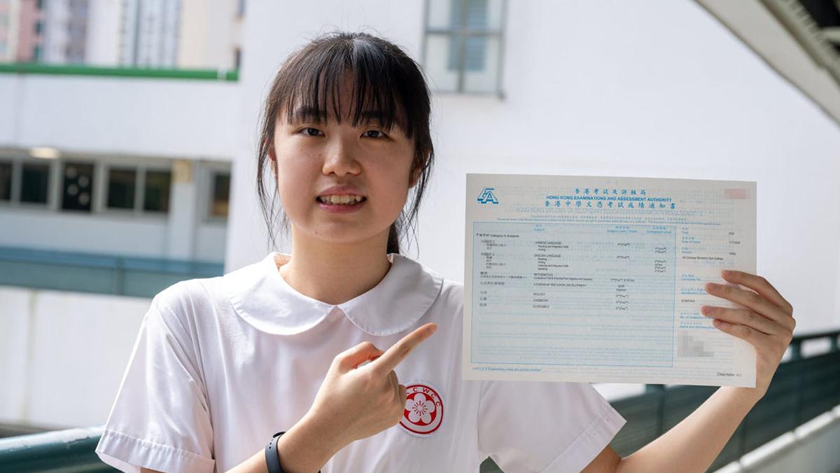 香港中國婦女會中學首名DSE狀元姚臻怡。(陳奕釗攝)