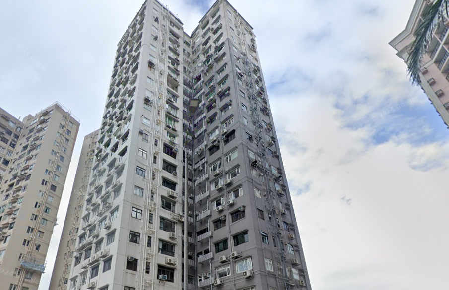 北角半山單幢物業豪景一伙兩房單位，成交價較今人年初同類單位造價跌近14%，呎價不足1.3萬元。