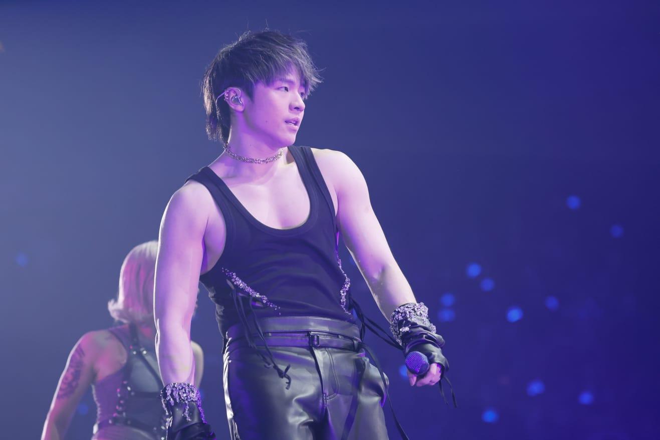 Ian演唱會｜陳卓賢白馬王子look登場 狂夜跳唱騷麒麟臂